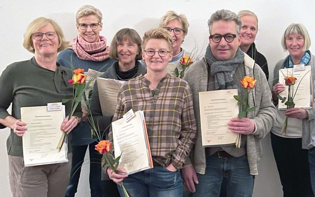 Palliativnetz HORIZONT präsentiert Absolventen des Befähigungskurses für Sterbebegleitung